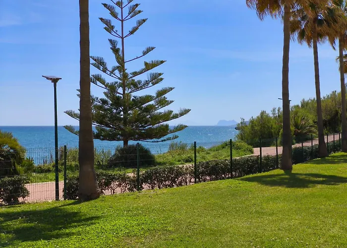 Bermuda Beachfront Living By Lica Homes * 埃斯特波纳